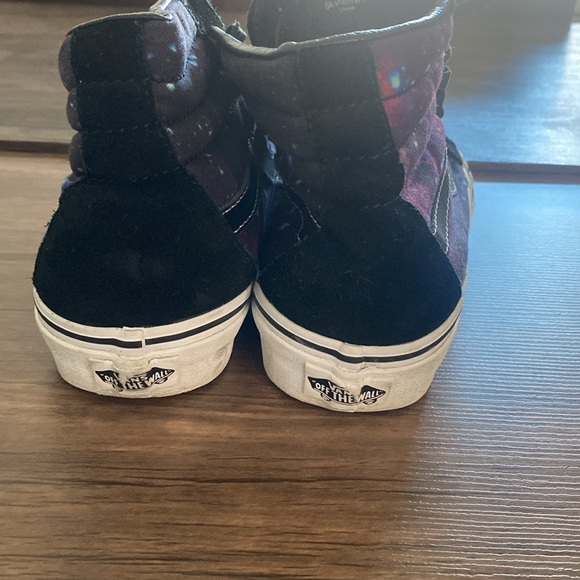 Vans - Picture 2 of 3